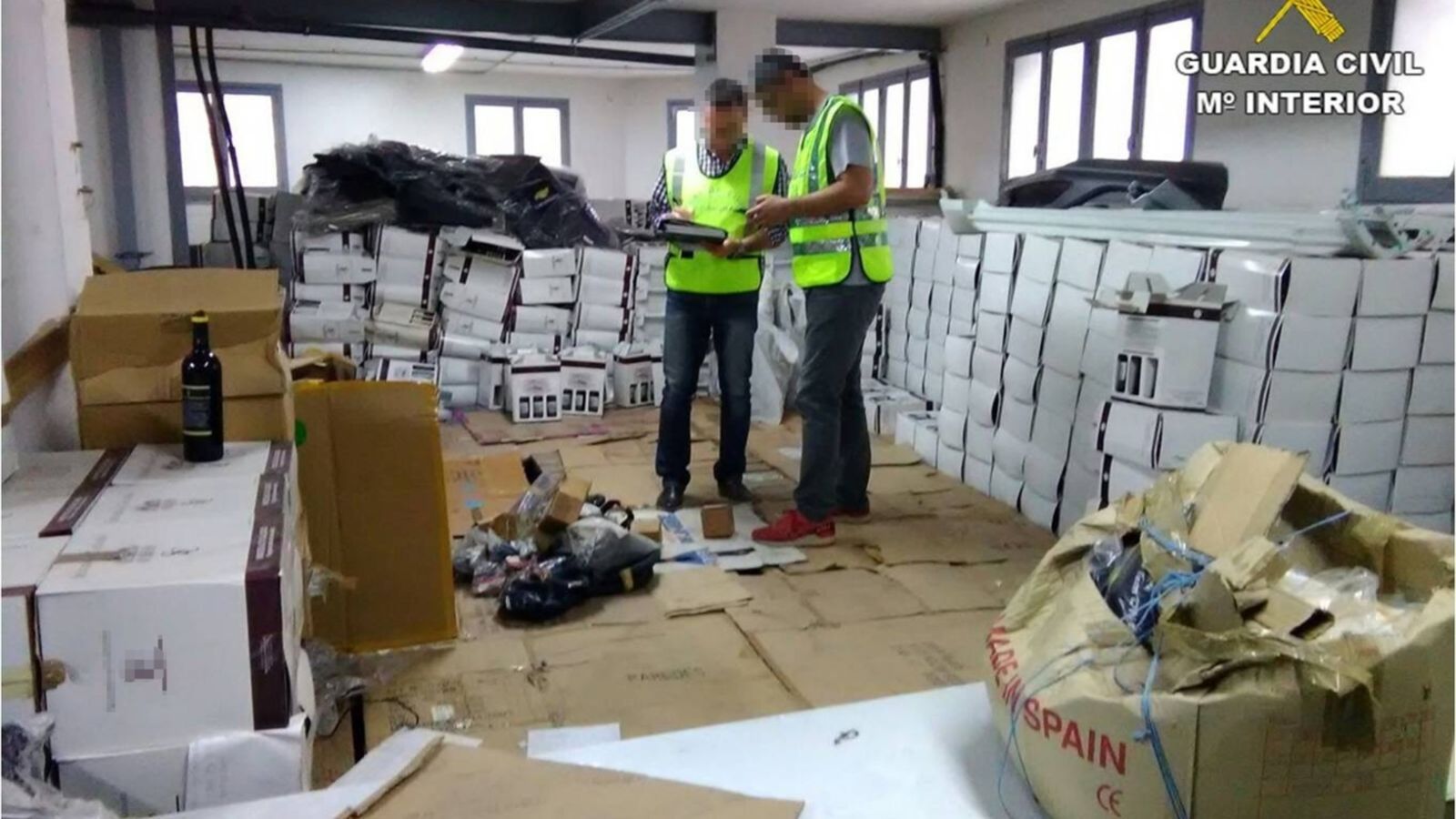 La Guàrdia Civl confisca begudes