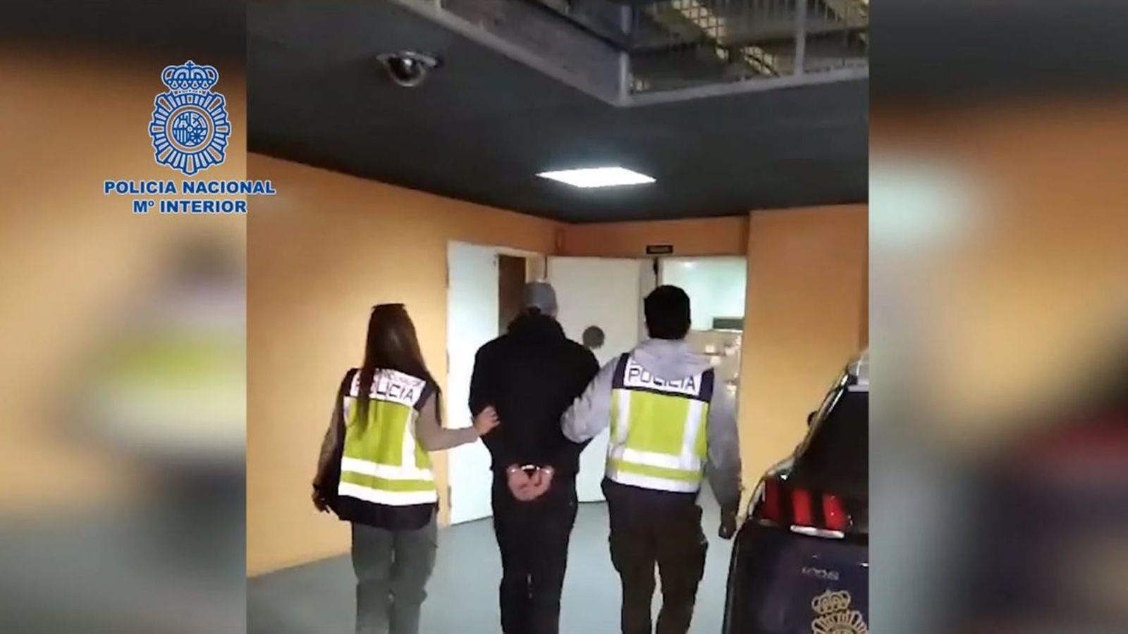 El detingut vivia a amb la seua família a una urbanització de luxe.