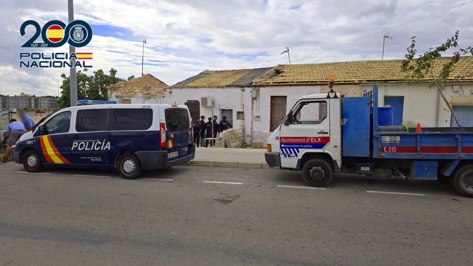 Registre de la Policia Nacional de la casa que servia com a punt de tràfic de drogues