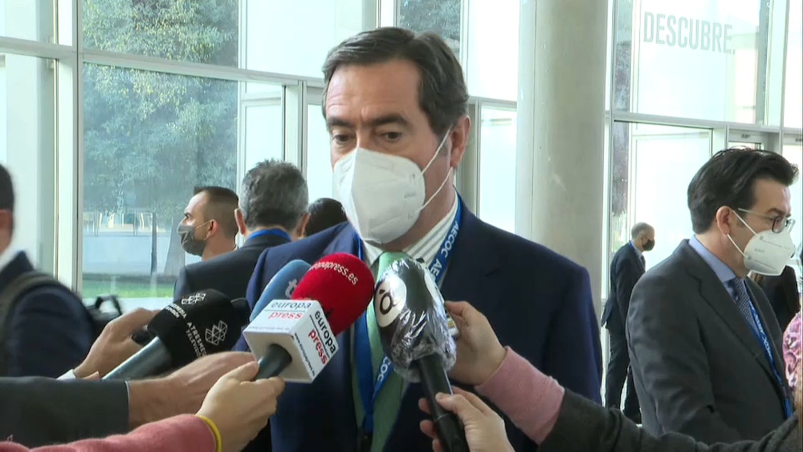 Garamendi abans de participar en el 35é Congrés de Gran Consum que AECOC celebra en el Palau de Congressos de València