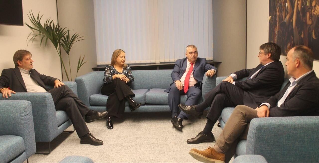 Reunió entre Carles Puigdemont i Santos Cerdán, secretari d'organització del PSOE Reunió entre Carles Puigdemont i Santos Cerdán, secretari d'organització del PSOE