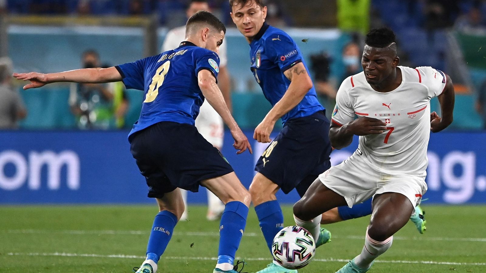 Una acció del partit entre Itàlia i Suïssa