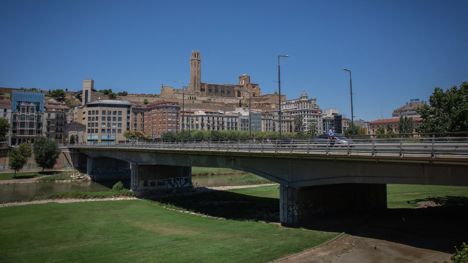 Imatge de Lleida, amb la catedral de la Seu Vella, captada durant els dies en què la ciutat i la comarca han estat confinades