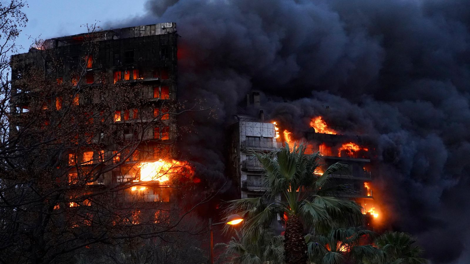 Una imatge de l'incendi, aquest dijous