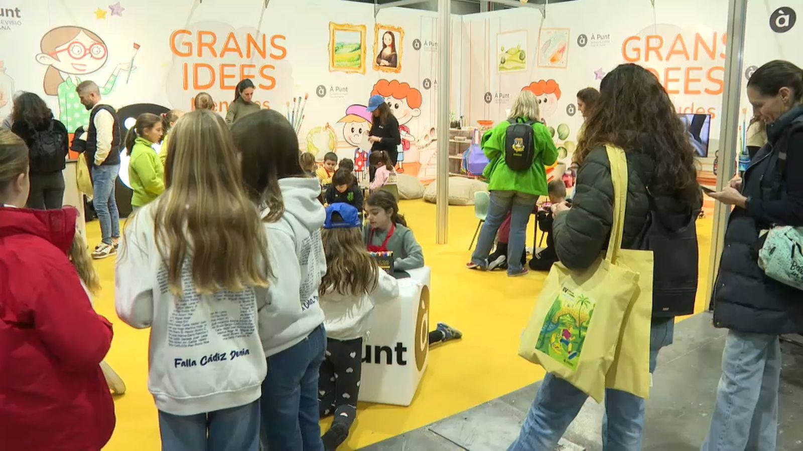 Estand d'À Punt a Expojove, este divendres