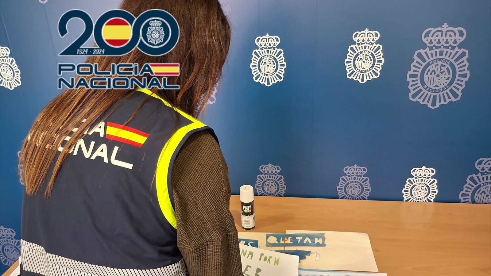 Material intervingut per la Policia Nacional en el cotxe del detingut