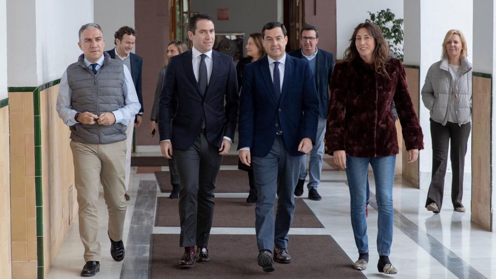 L’equip del PP andalús, després de la reunió amb Ciutadans a Sevilla, el passat 26 de desembre