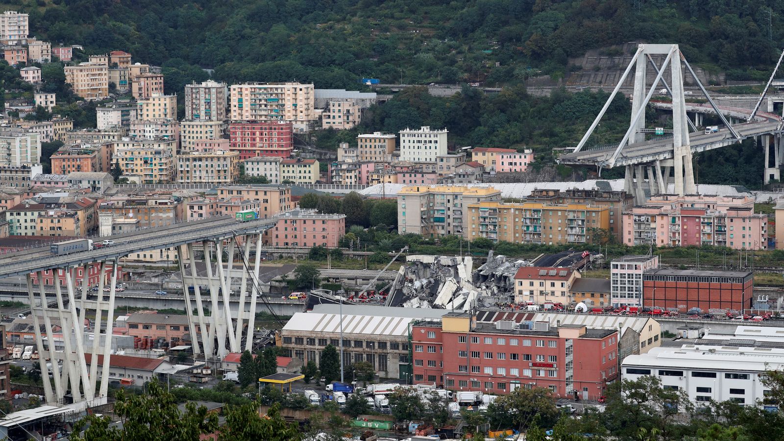 Imatge d'arxiu de l'estat en que va quedar el pont Morandi a Gènova després de la solsida