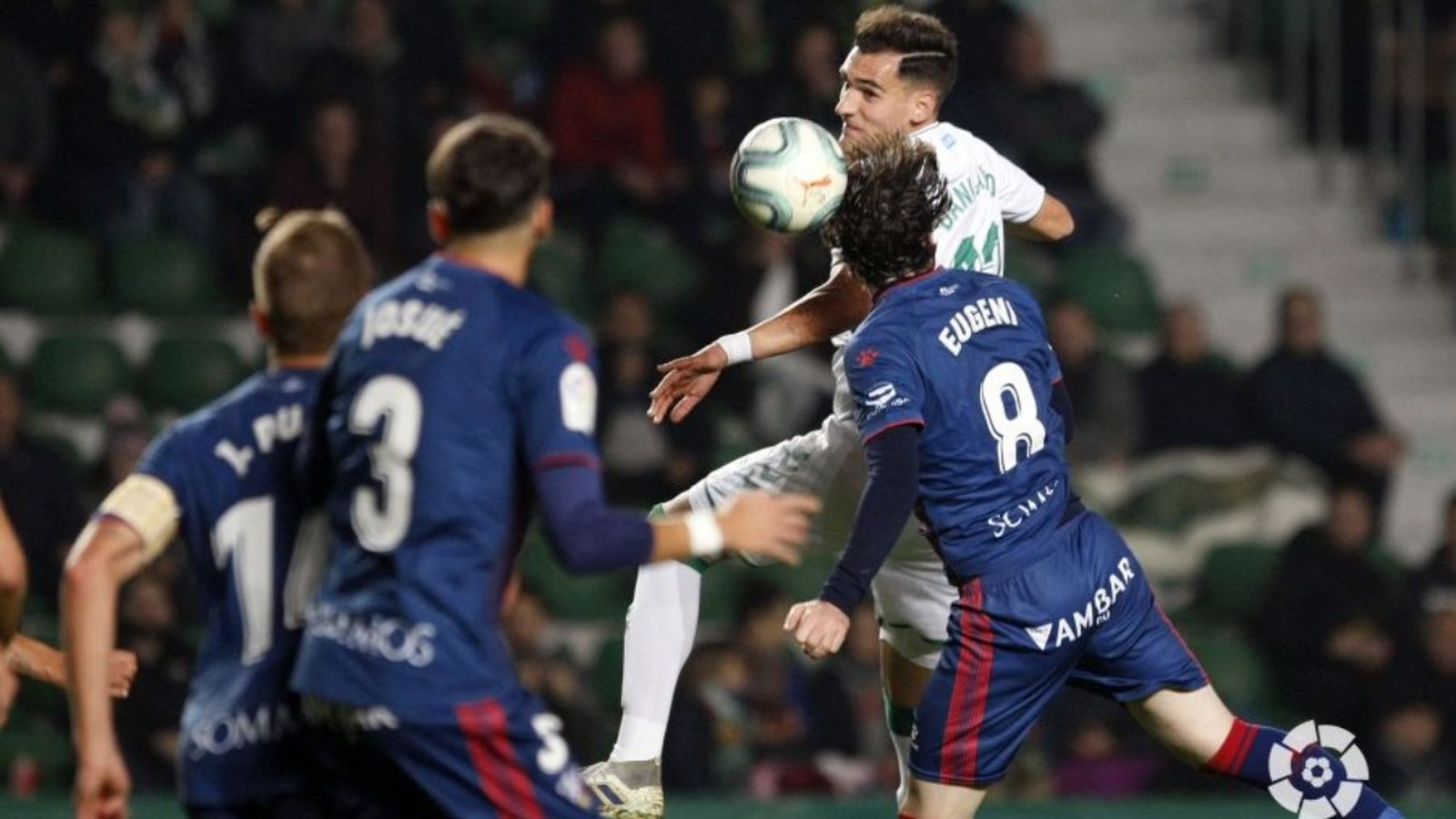 L'equip de Pachet ha sigut l'amo del baló durant la primera part