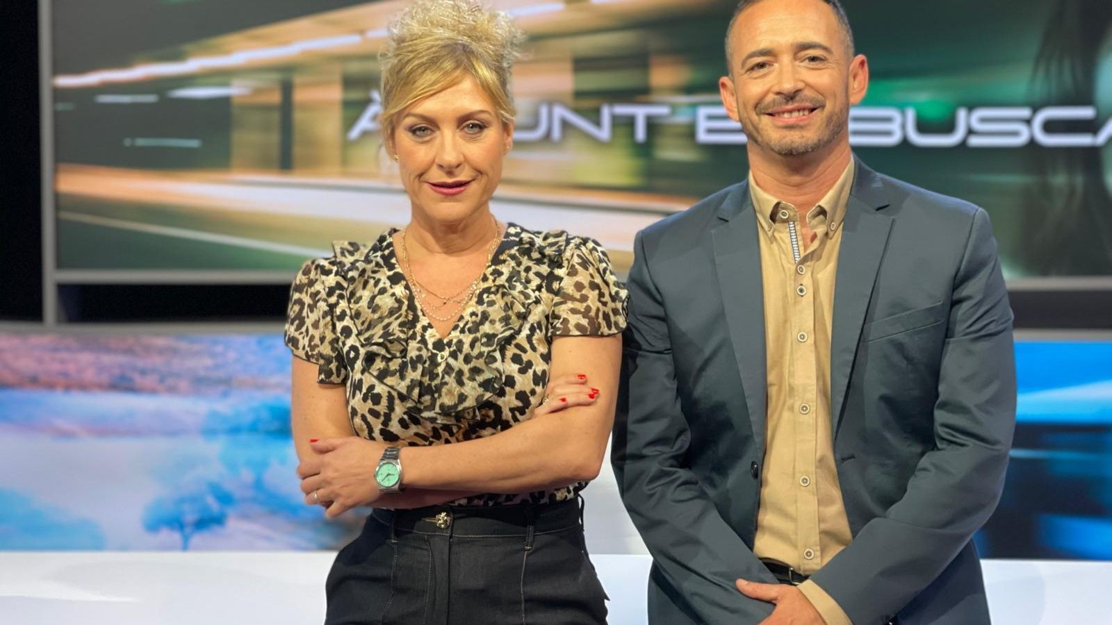 Mireia Llinares i Juan Nieto presenten cada dimarts a les 22:30 h el programa À Punt et busca