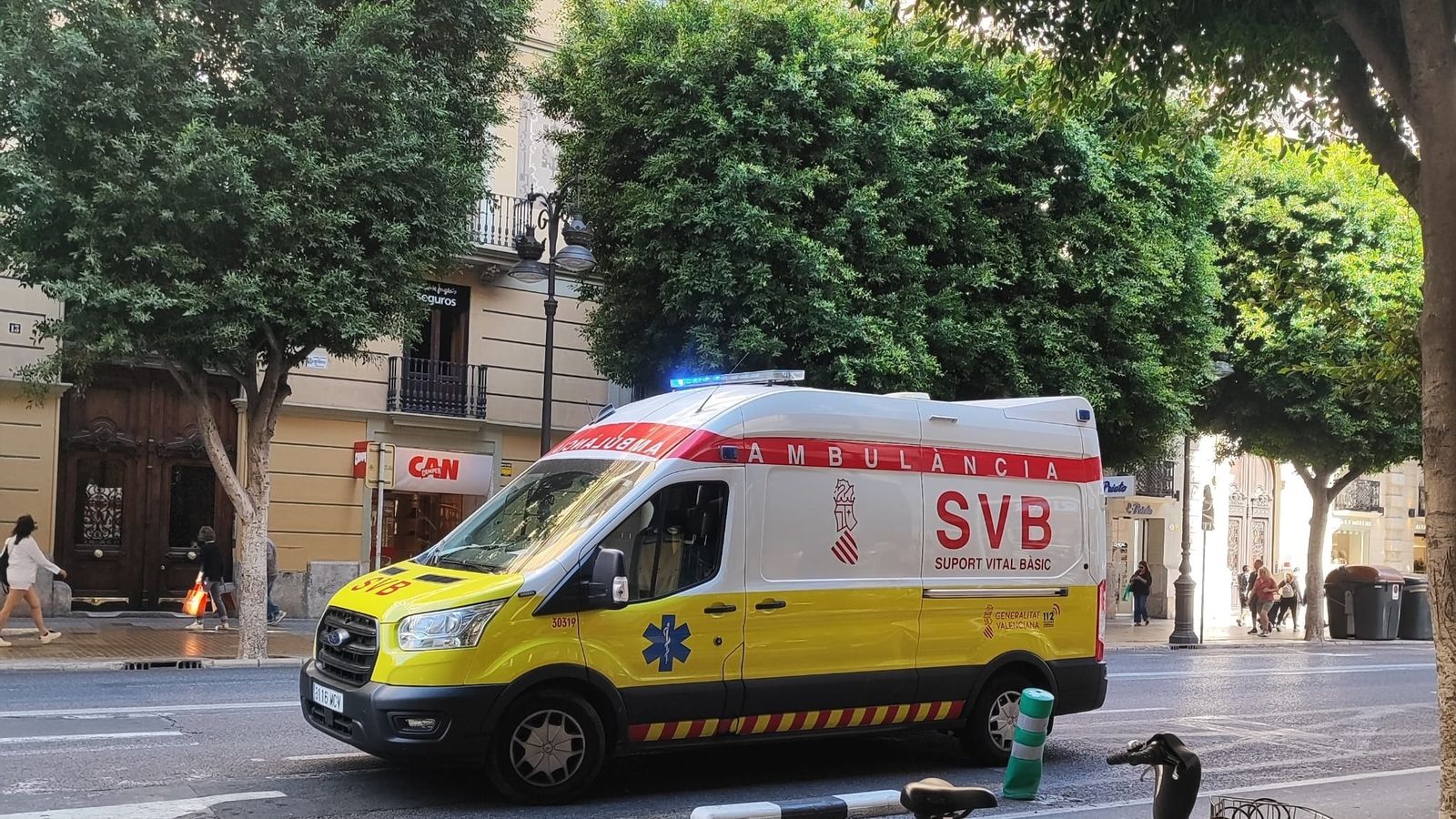 Una ambulància a València
