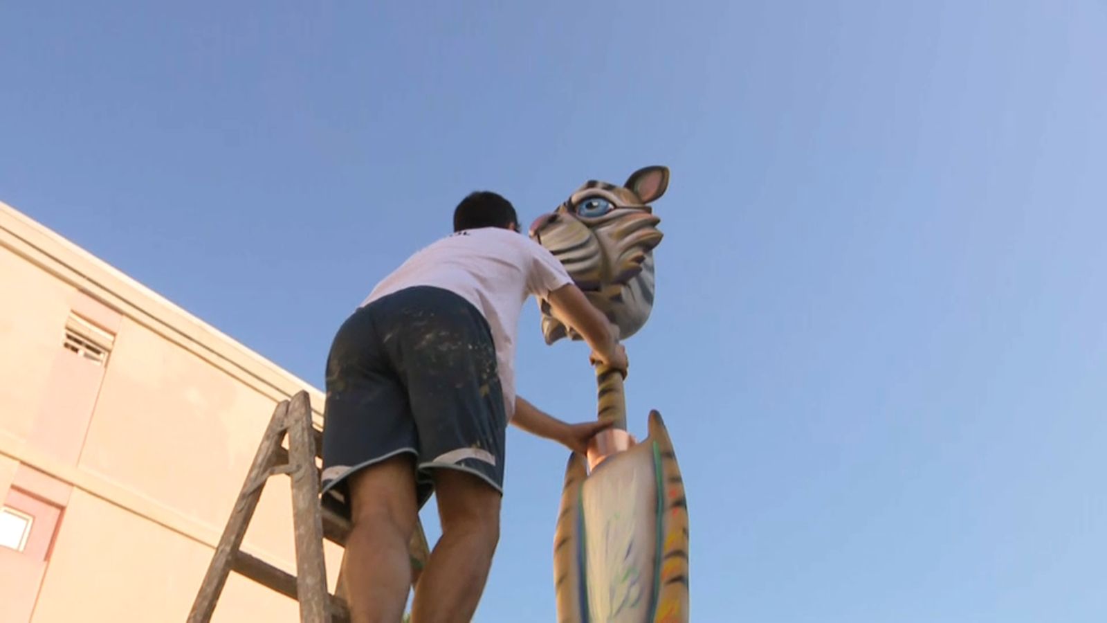 És la primera vegada que la Falla Oficial es planta al tomb