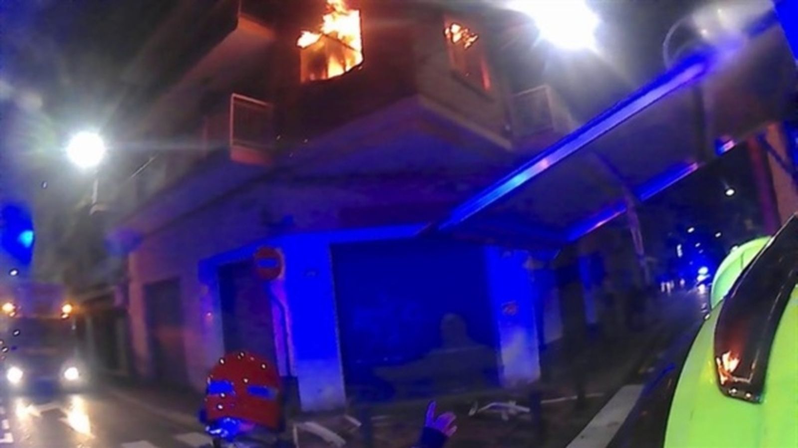 Un dels ferits, un home de 49 anys, va ser traslladat a l’hospital per cremades de segon grau