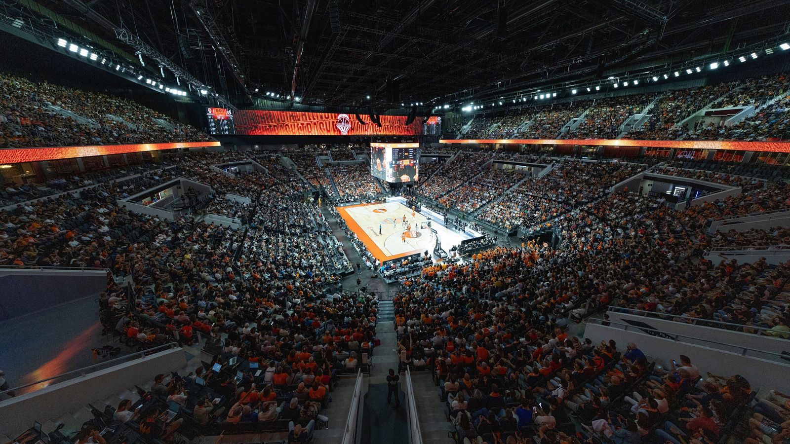 Imatge de l'interior del Roig Arena Imatge de l'interior del Roig Arena
