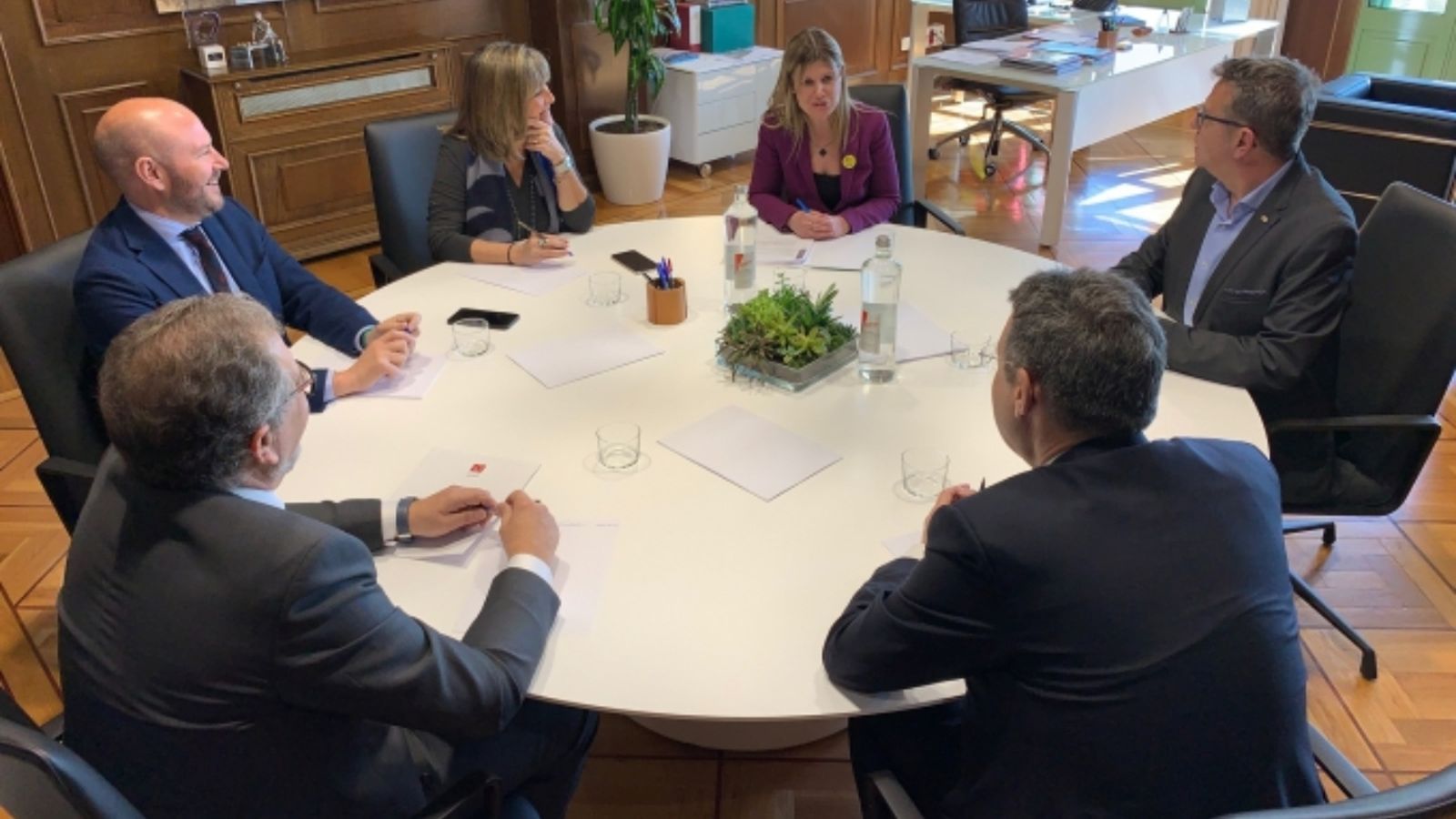 Els representants de les sis diputacions en la reunió que han mantingut aquest matí a Tarragona