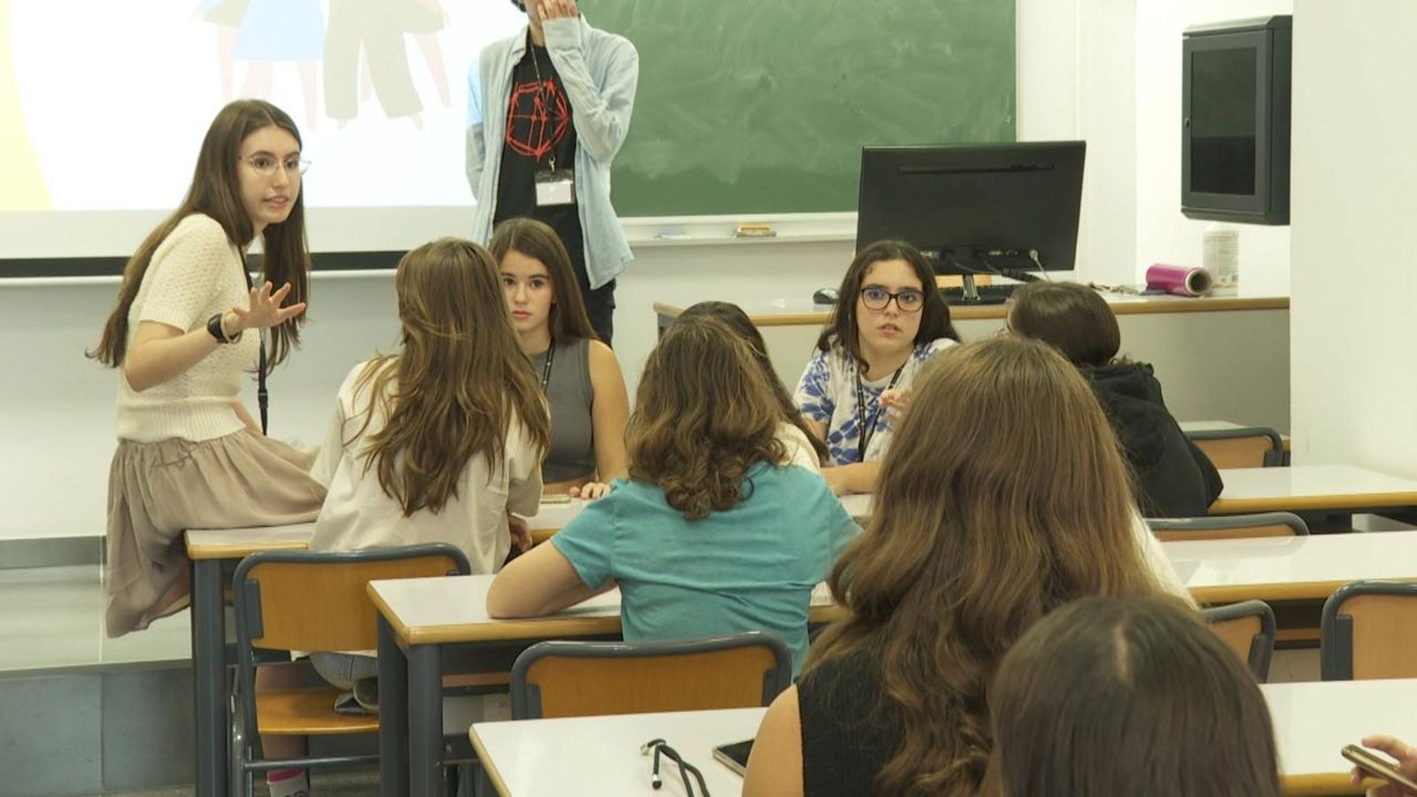 Una trobada a la UPV potencia el lideratge tecnològic entre les xiquetes