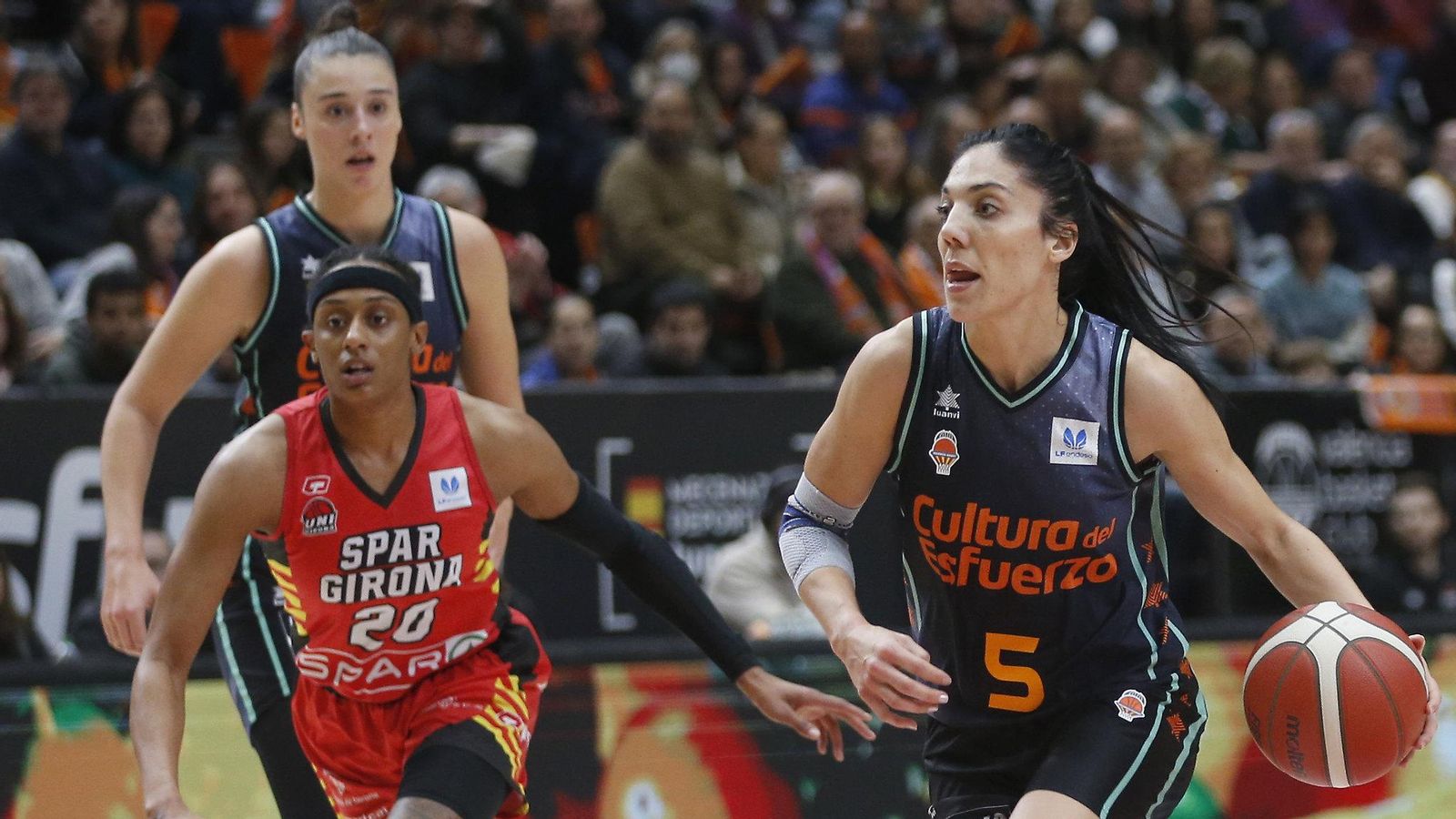 Cristina Ouviña, amb XX punts, ha sigut la màxima anotadora taronja