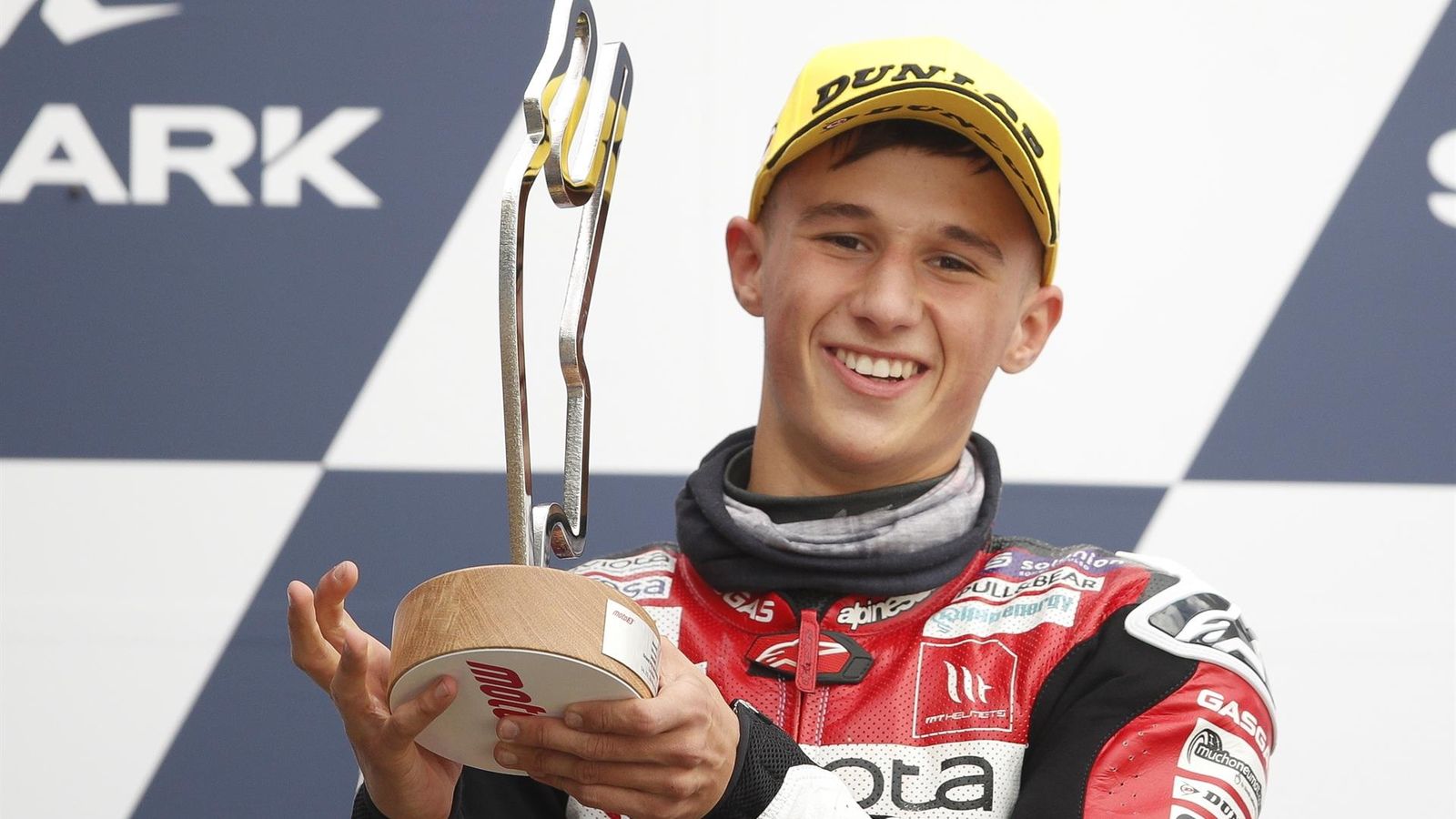 Sergio García Dols, amb el trofeu de campió