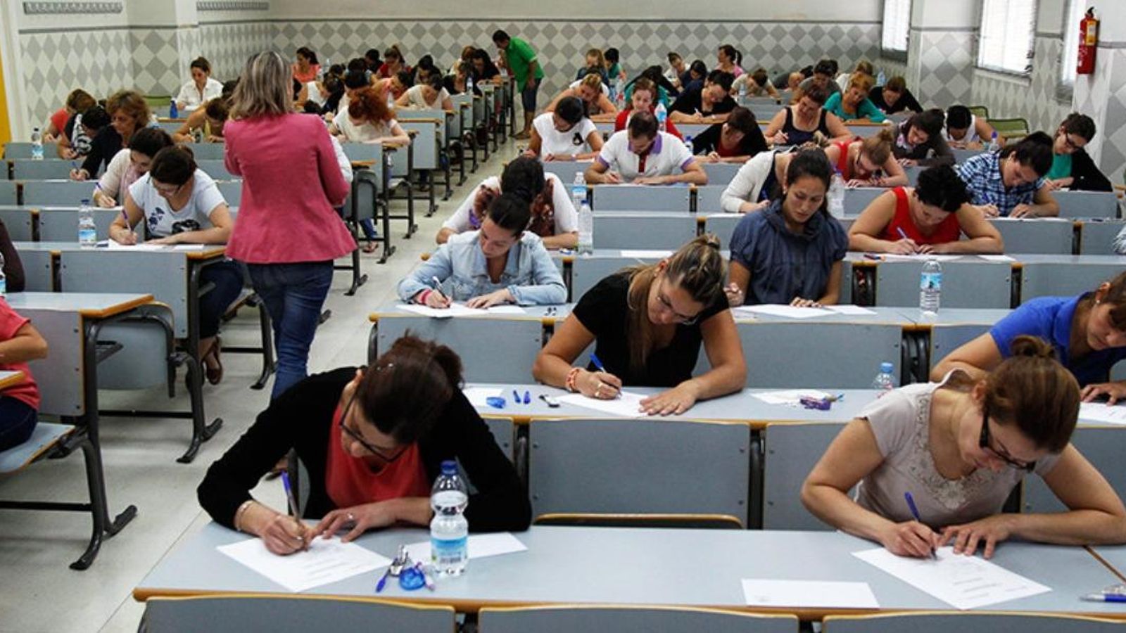 Ajudes de 500 euros mensuals per a opositors menors de 30 anys