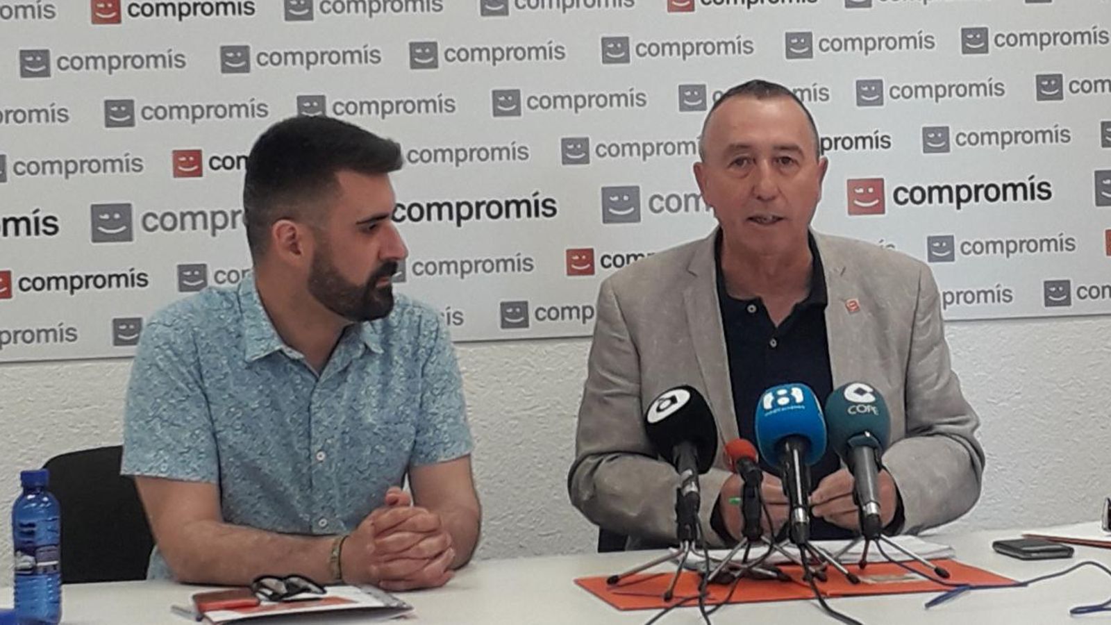 Joan Baldoví i Pere Fuset, portaveu del grup municipal de Compromís, a l'Ajuntament de València