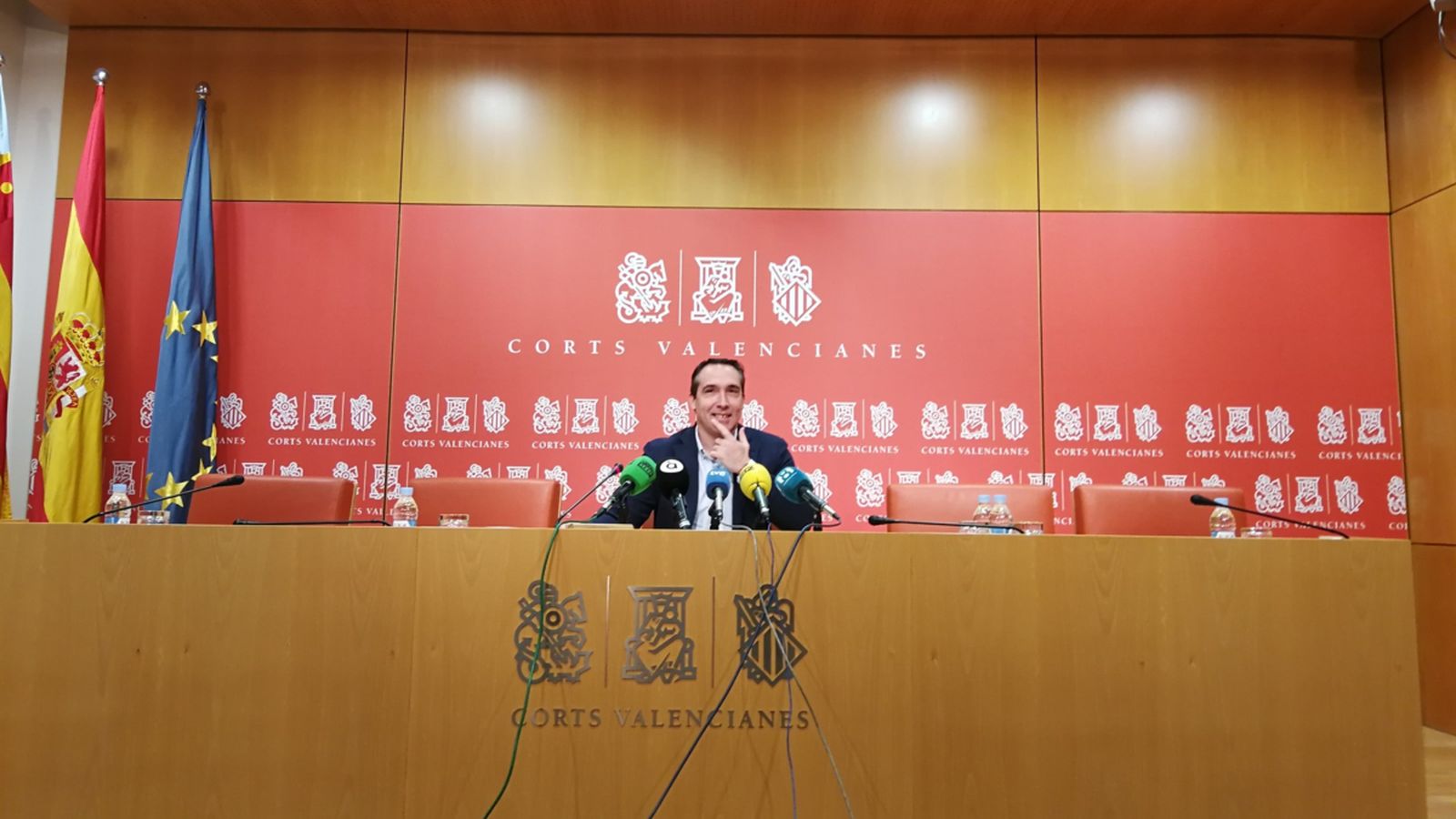 El diputat popular Rubén Ibáñez en roda de premsa. Europa press