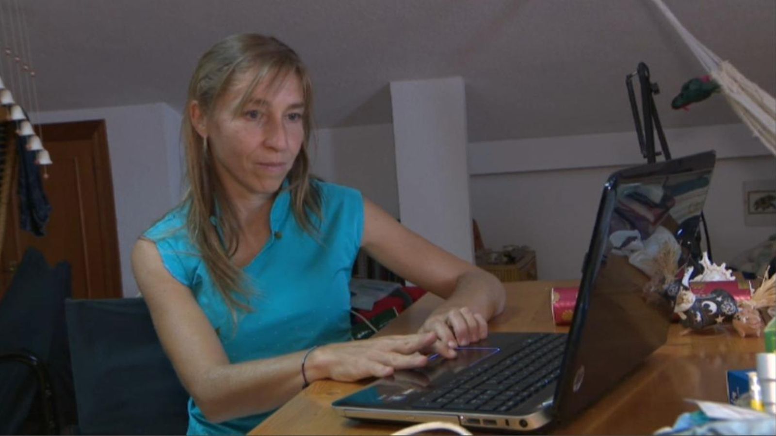 La cooperant Montse Pubill, al seu domicili de l'Eliana.