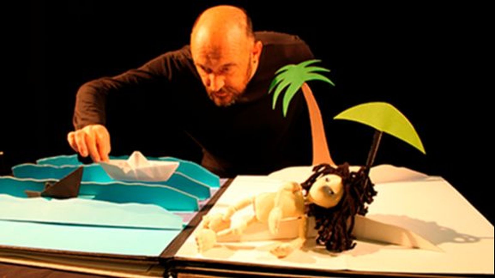 'El libro de aventuras' de la companyia Tirito Teatre