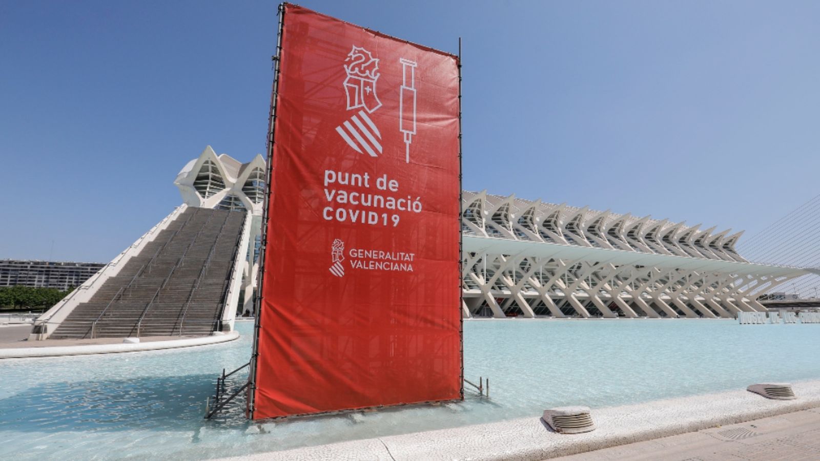 Punt de vacunació a la Ciutat de les Arts i de les Ciències