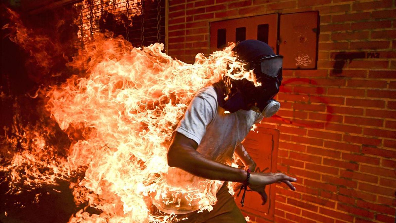 Instantània guanyadora del World Press Photo 2018, del fotògraf Ronaldo Schemidt