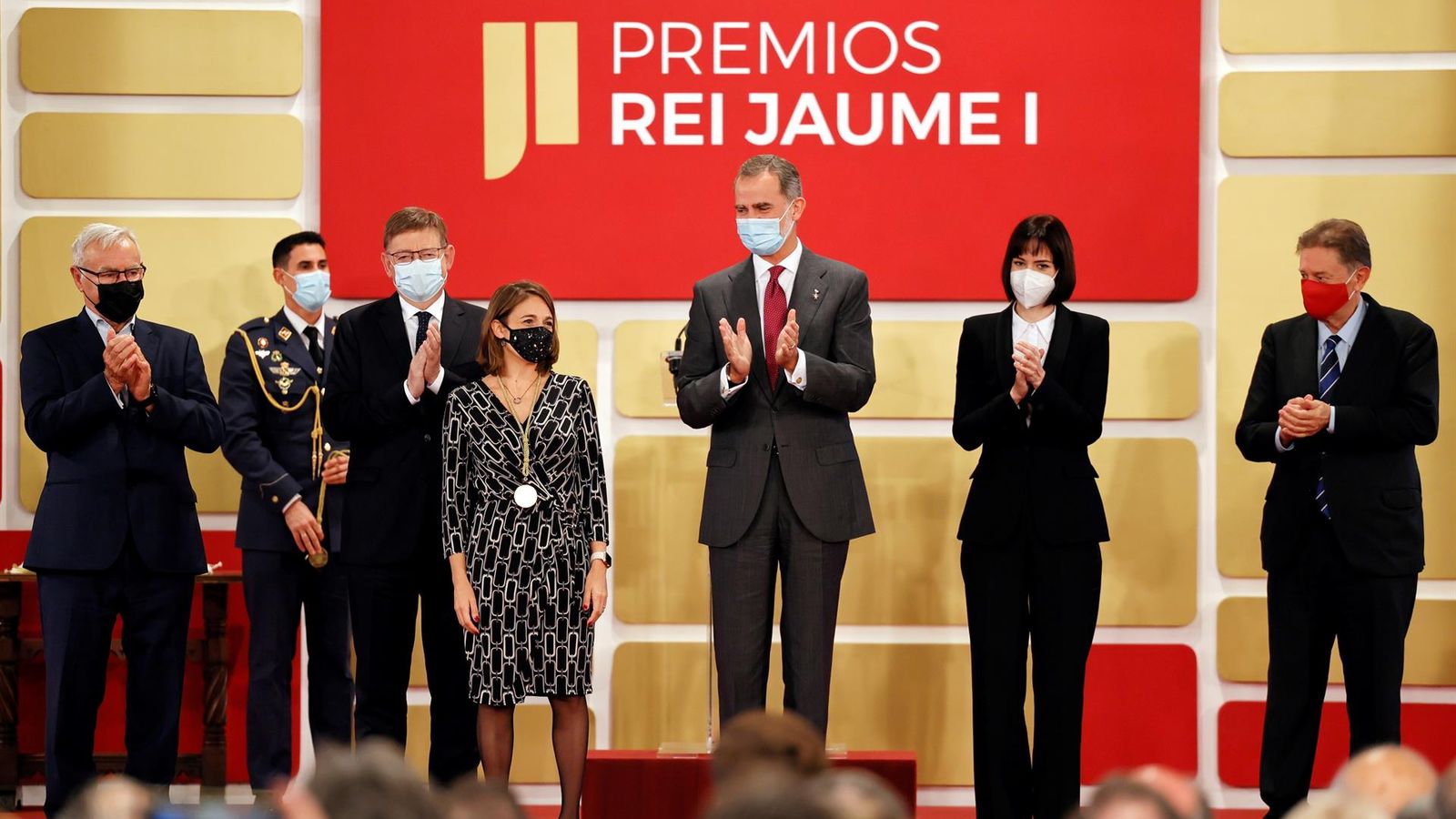 El rei Felip VI presideix el lliurament dels Premis Rei Jaume I a la Llotja de València