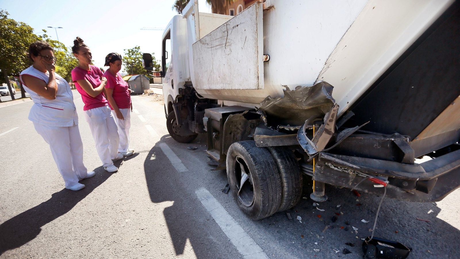 Ferits quatre operaris de neteja a Alacant atropellats per un tot terreny