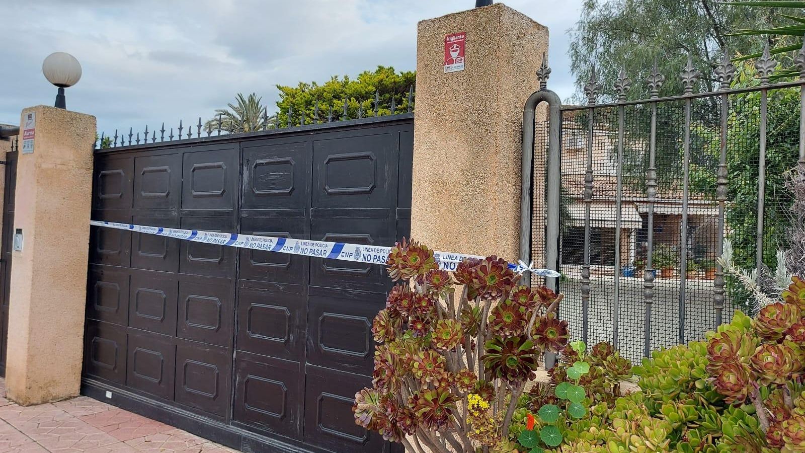 Xalet de la urbanització Torre Azul d’Elx on es van produir els fets