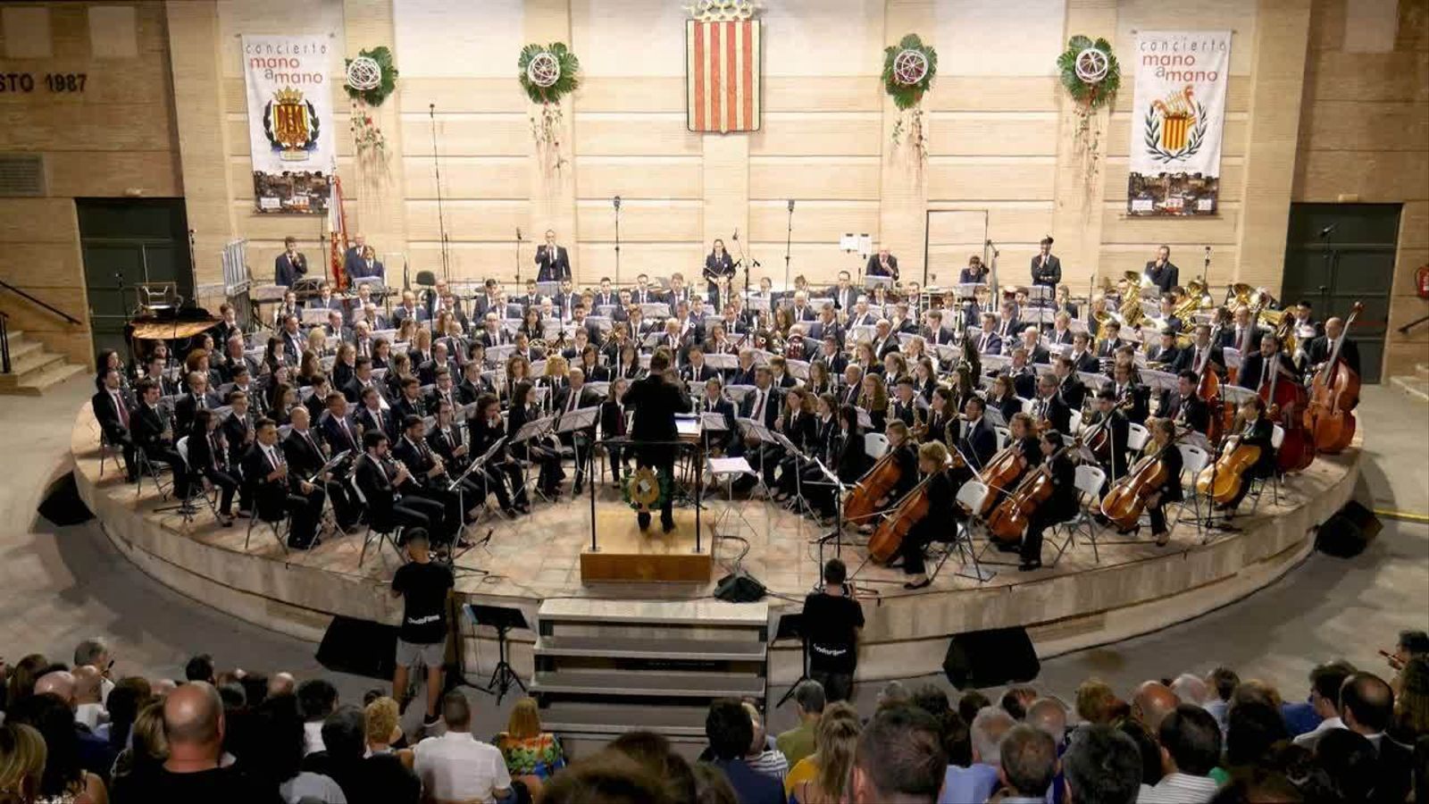 El tradicional Mà a mà entre les dos bandes rivals de Bunyol, a partir de les 22:45h en À Punt