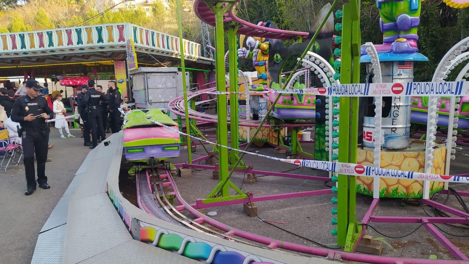 Atracció infantil on s'ha produït el descarrilament a Alcoi