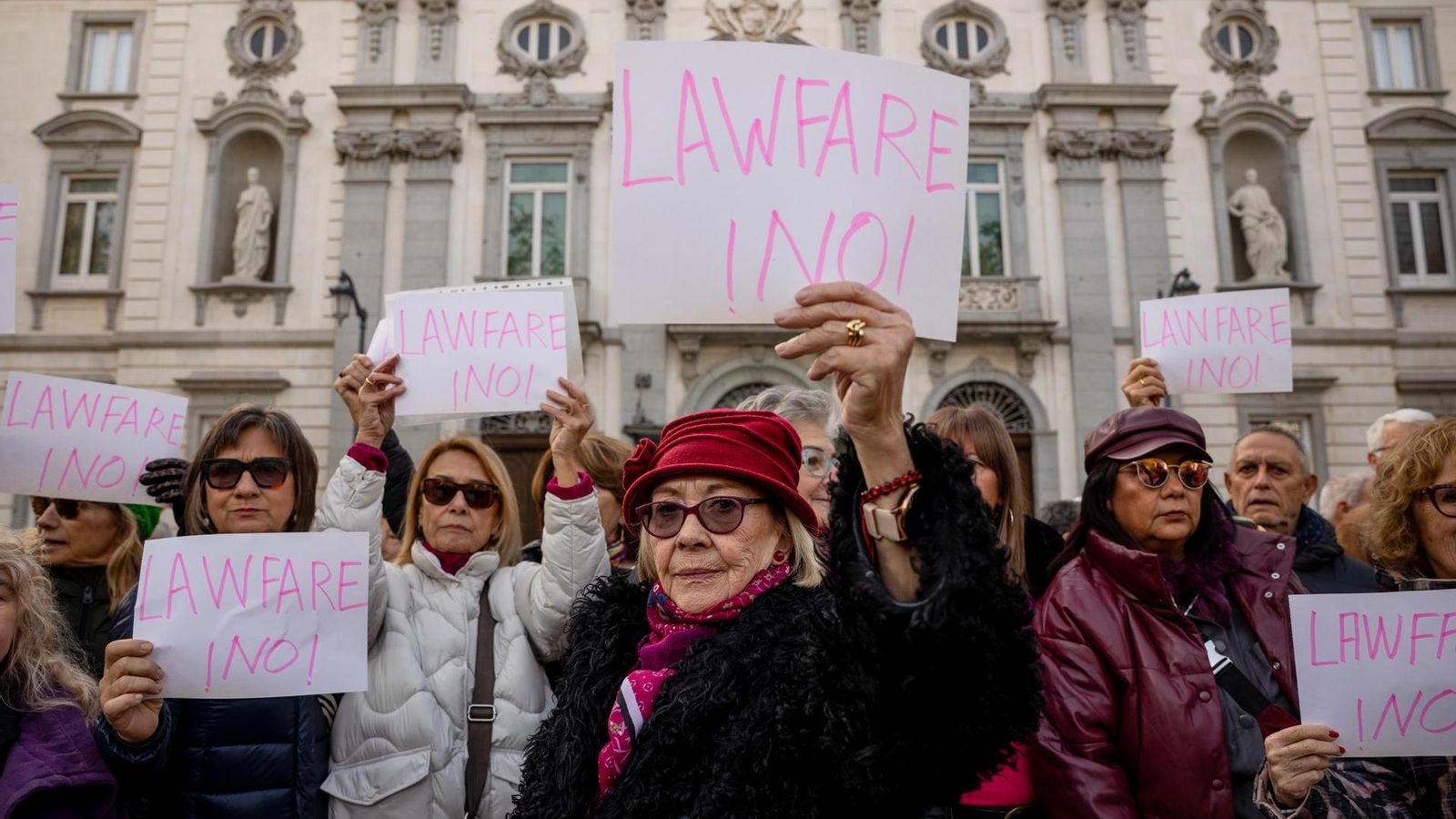 Manifestació davant del Tribunal Suprem a Madrid en suport al fiscal general de l’Estat, Álvaro García Ortiz.
