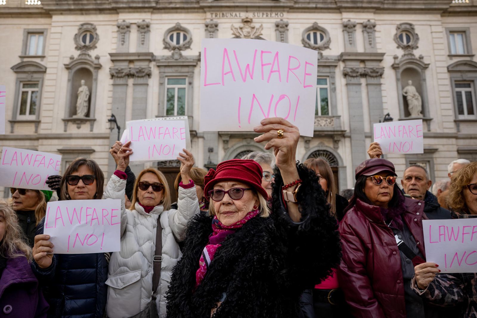Manifestació davant del Tribunal Suprem a Madrid en suport al fiscal general de l’Estat, Álvaro García Ortiz.