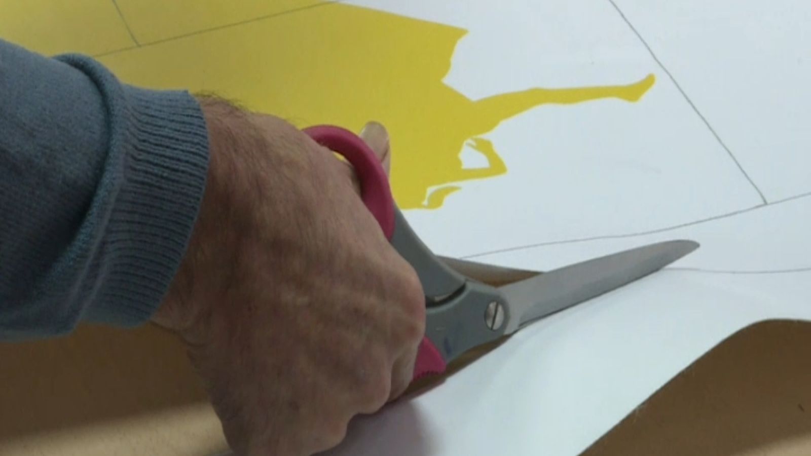 Amb el plàstic de les lones publicitàries han dissenyat una línia de complements.