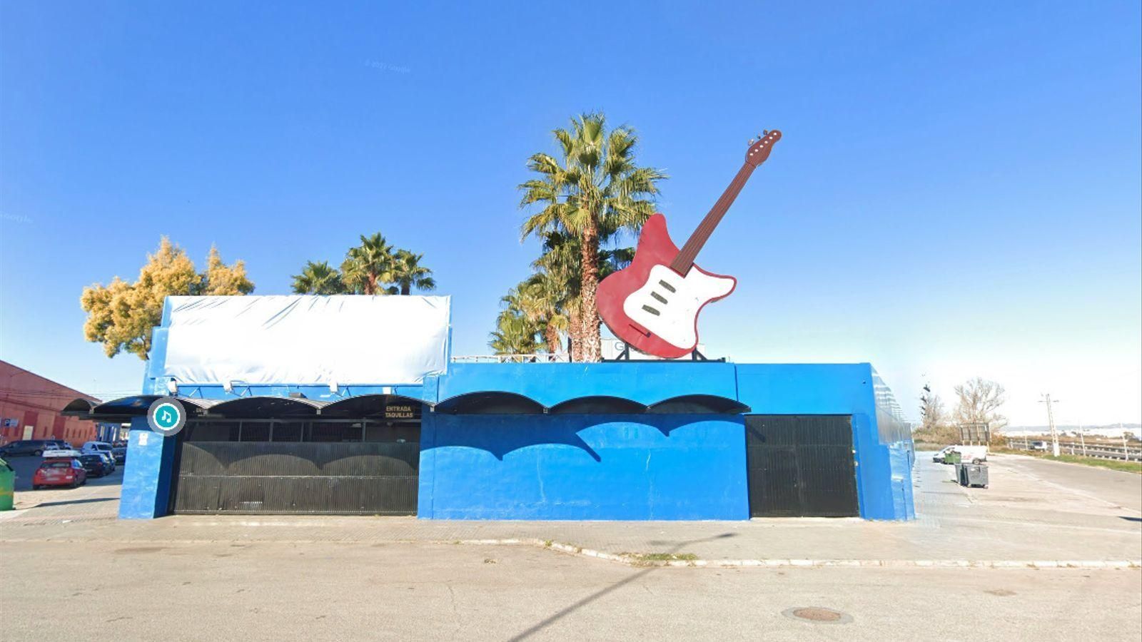 La sala Repvblica de Mislata, a plena llum del dia