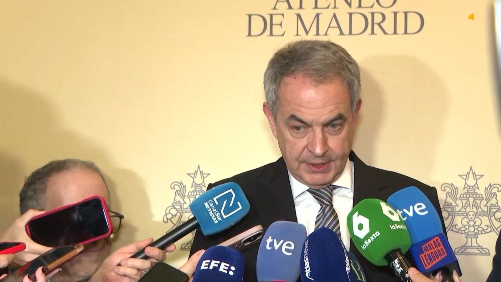L'expresident Zapatero, assenyalat de nou