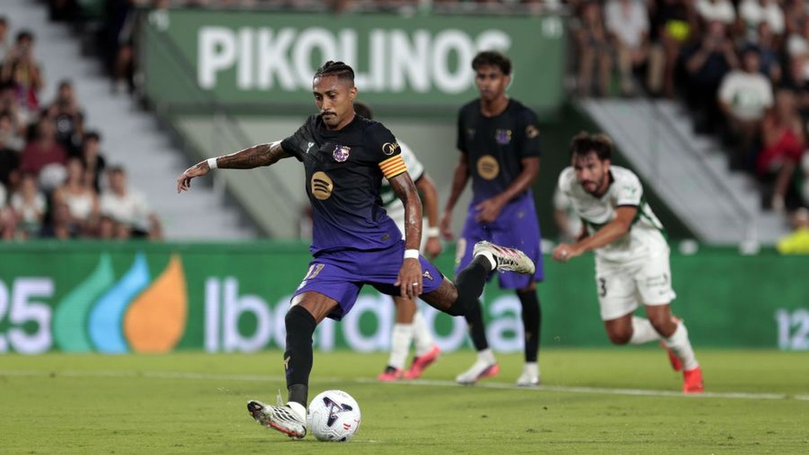 Raphinha ha marcat el primer gol, de penal