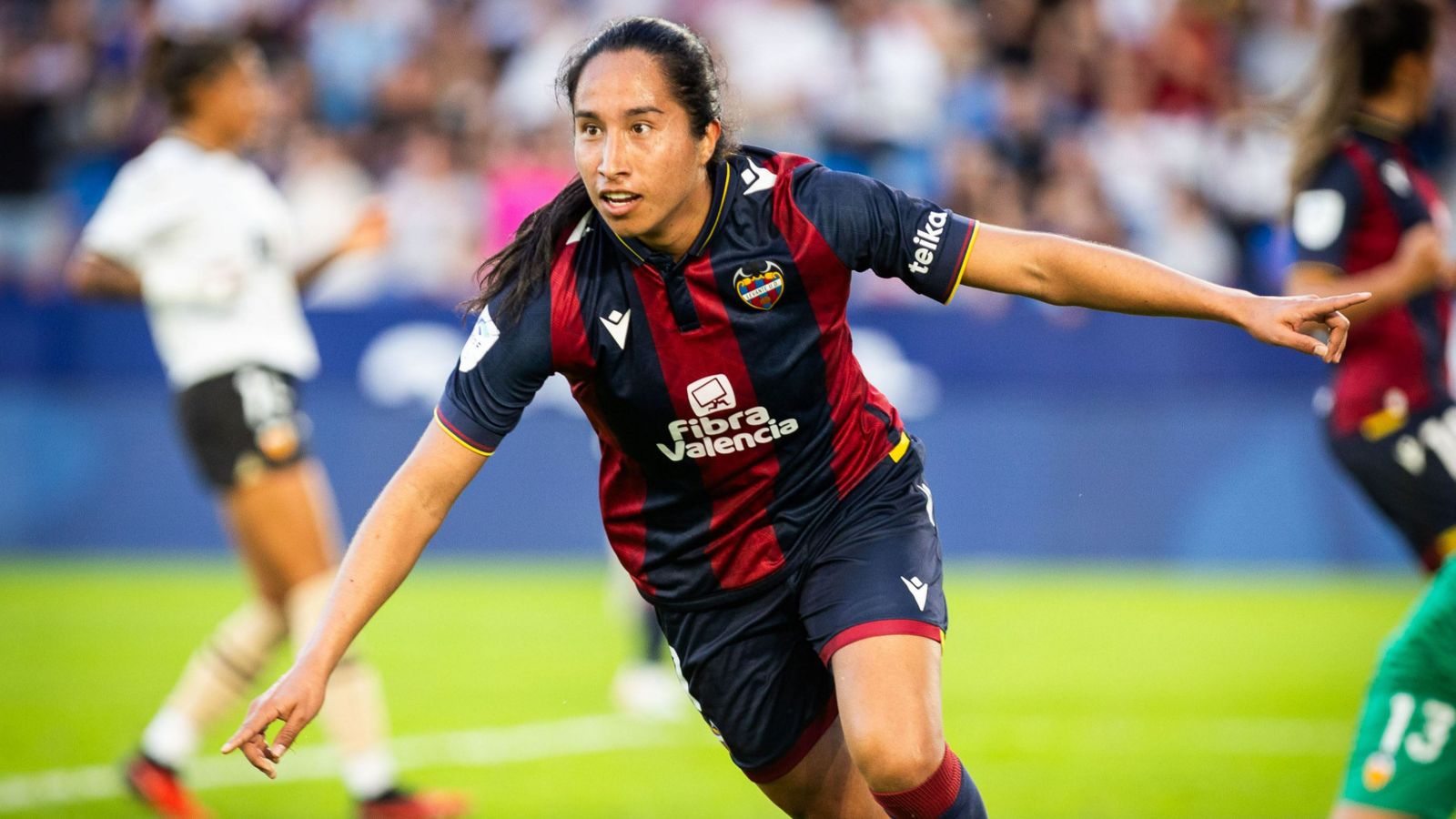 El nou fitxatge més car de la història, Mayra Ramírez