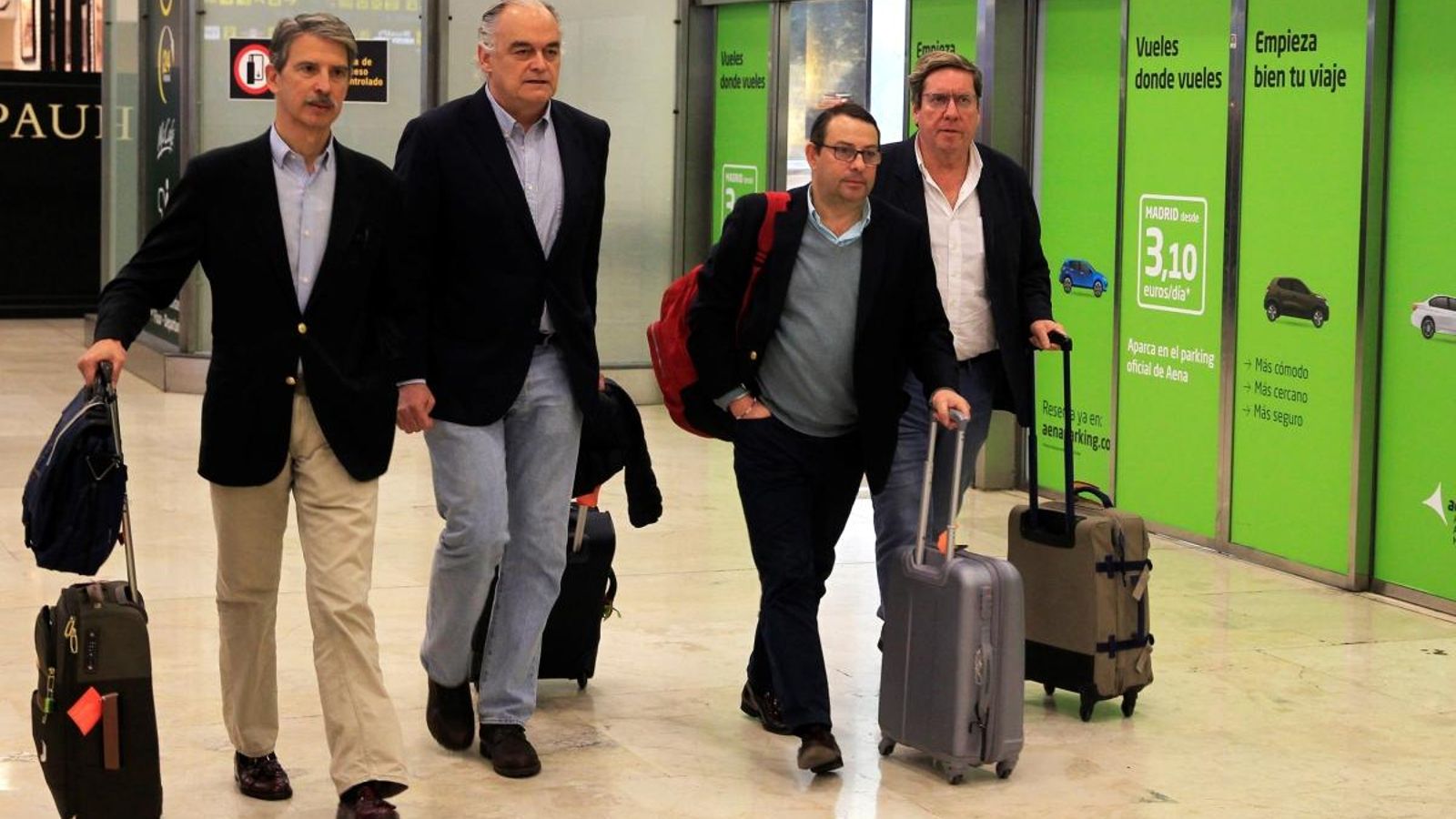 Esteban González Pons, a la seua arribada aquest dilluns a l'aeroport de Madrid