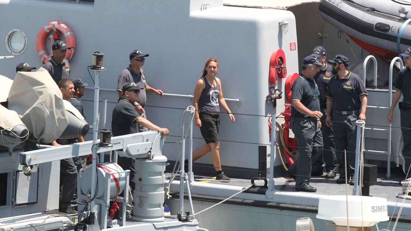 Moment de la detenció de Carola Rackete