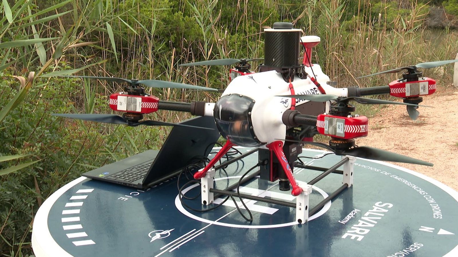 Un dron del projecte que mesurarà la qualitat de l'aigua