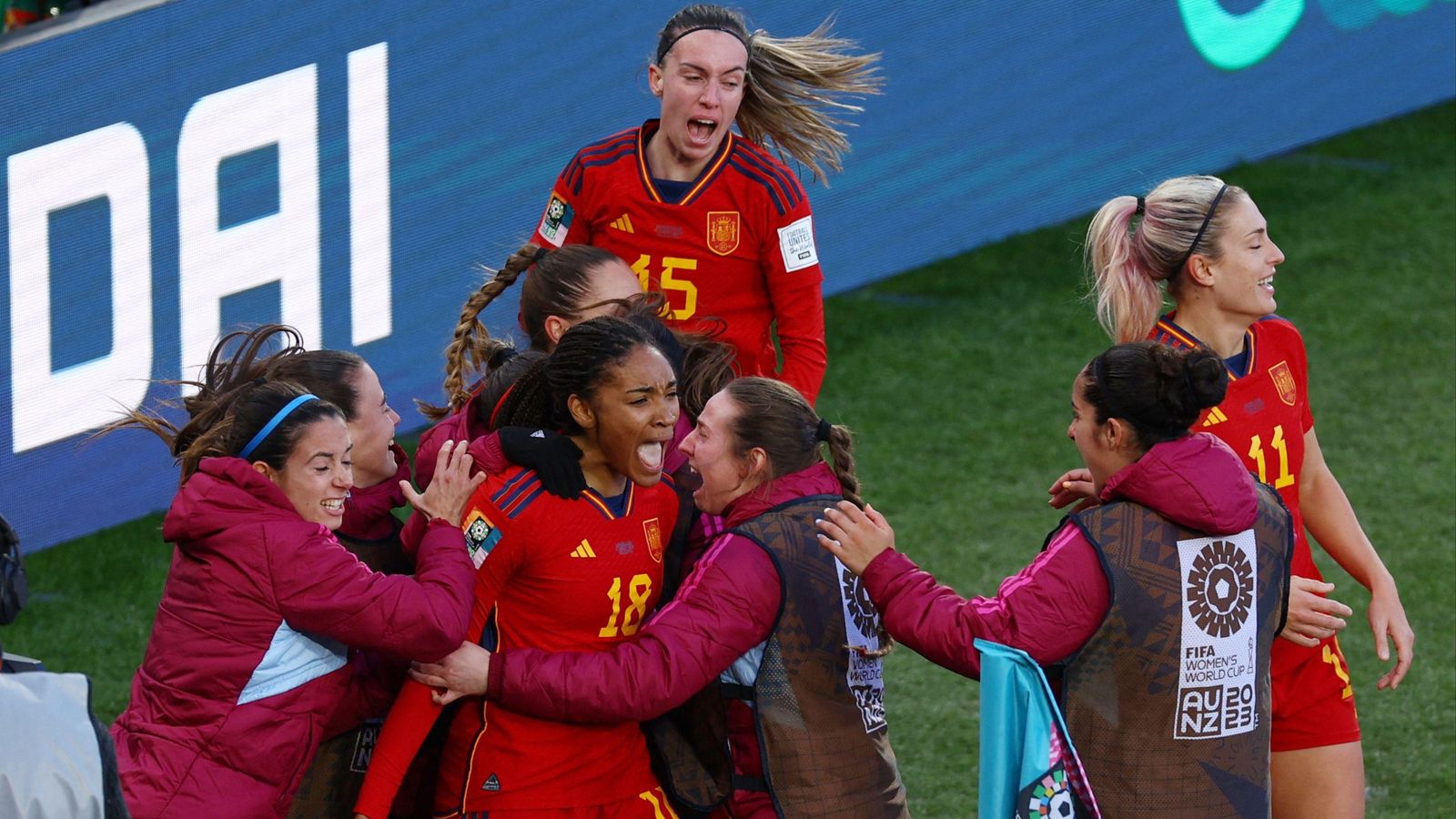 Les jugadores espanyoles celebren el gol del triomf