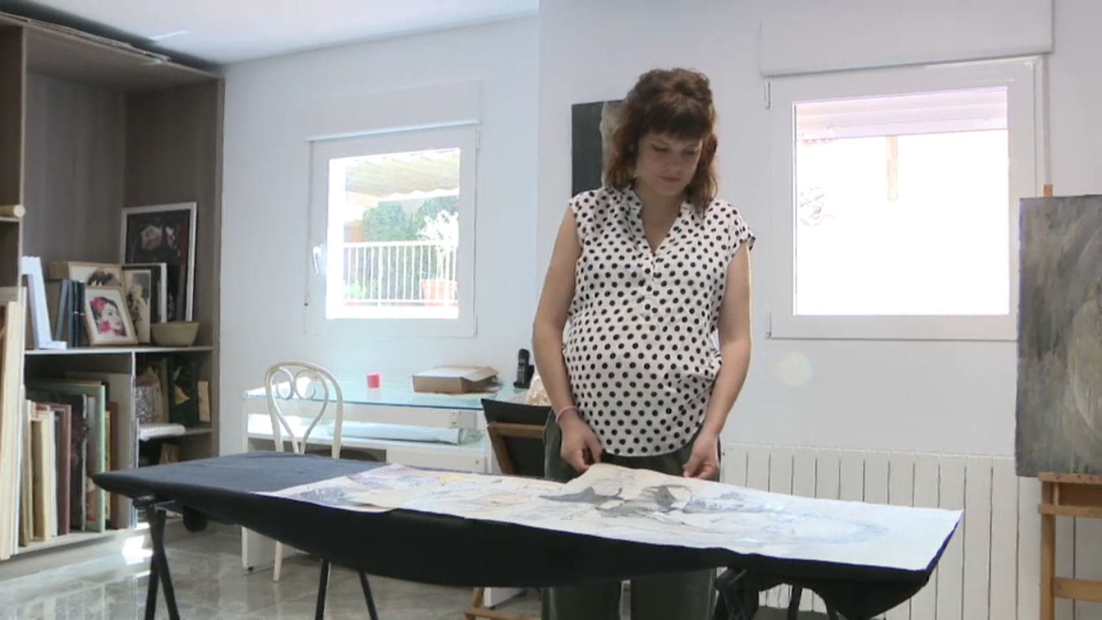 Sara Bell-lloch és pintora que ha optat per viure al poble de Bell-lloch.