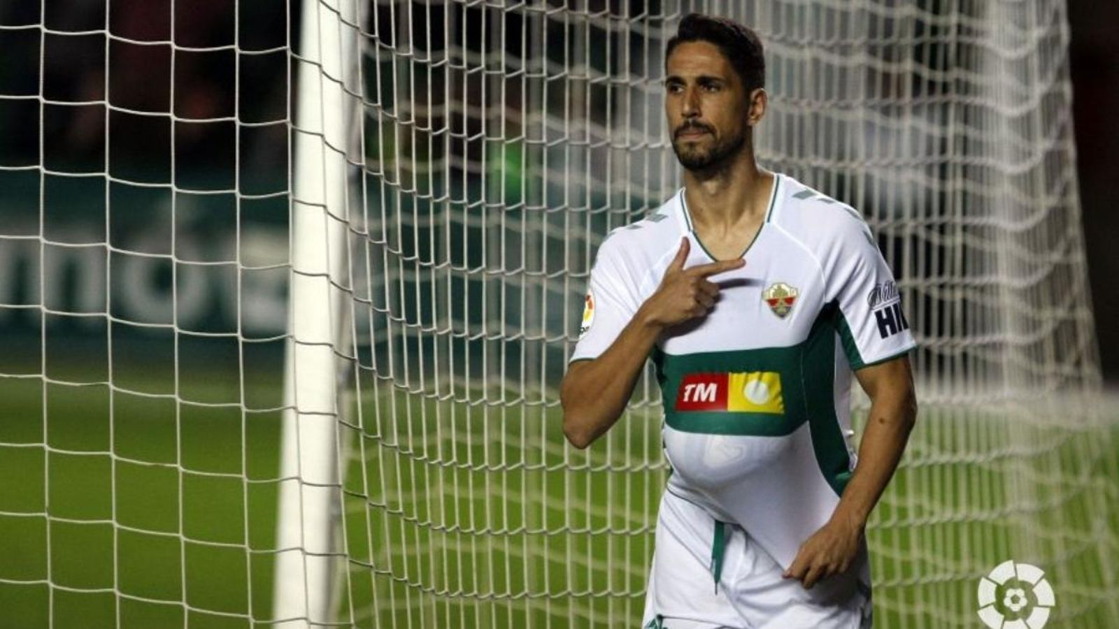 Fidel celebra el primer gol de l'Elx