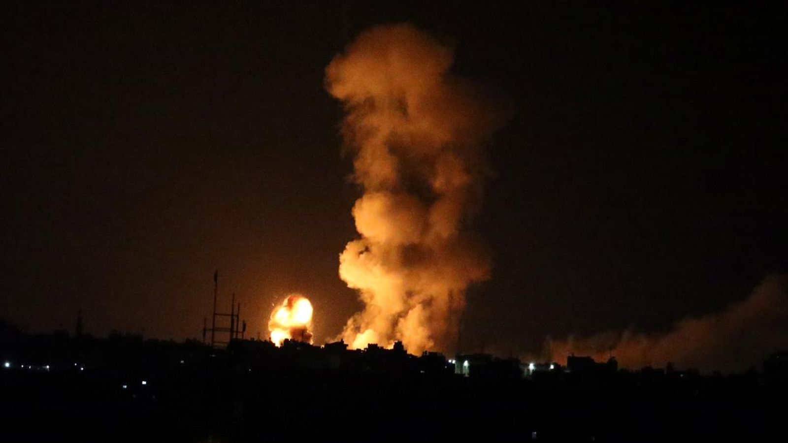 Explosió després d'un dels atacs aeris a la Franja de Gaza Explosió després d'un dels atacs aeris a la Franja de Gaza