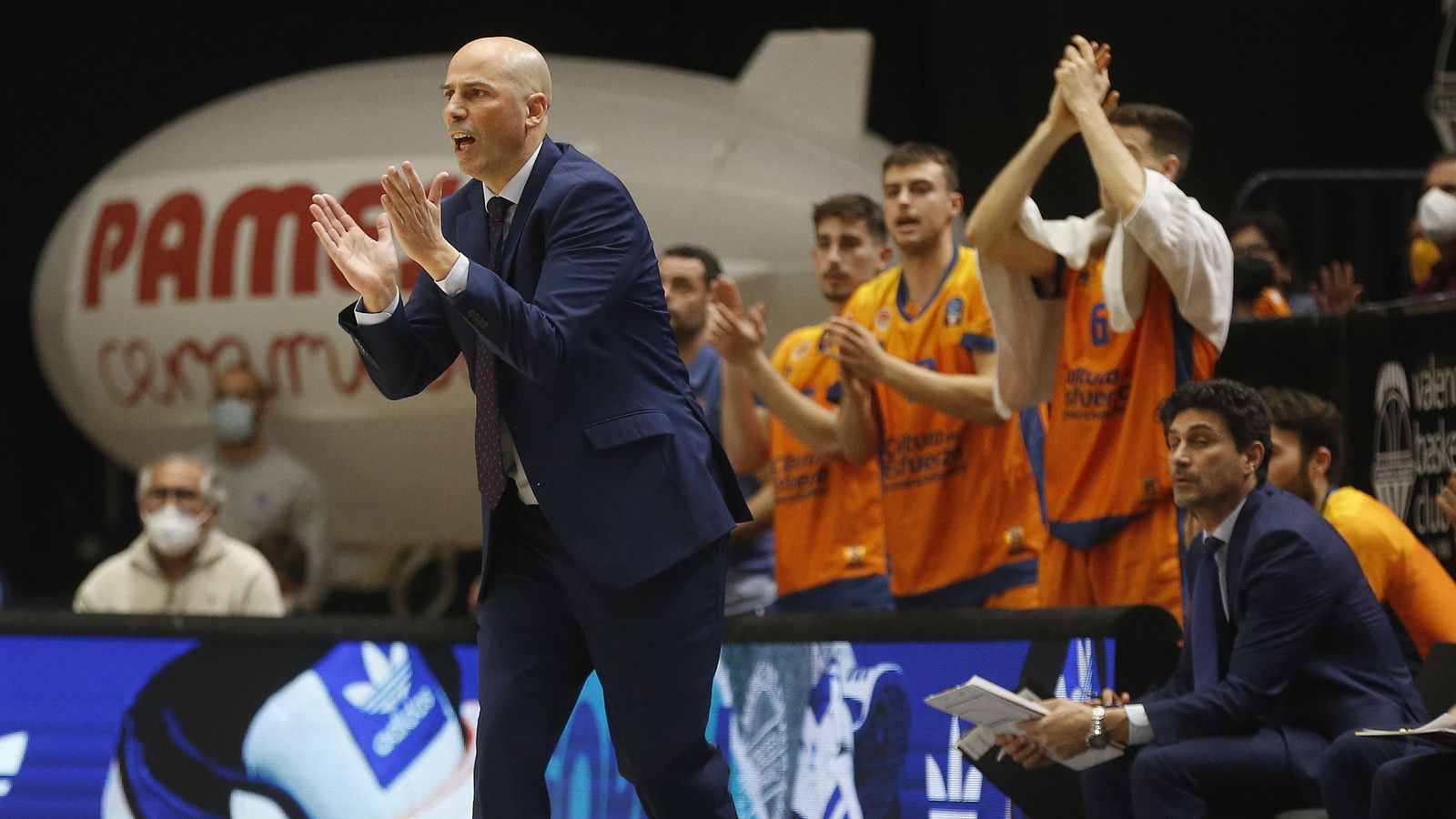 Joan Peñarroya, entrenador de València Basket Joan Peñarroya, entrenador de València Basket. FOTO EFE