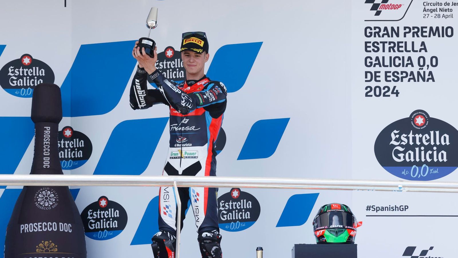 Iván ortolá, en el pòdium